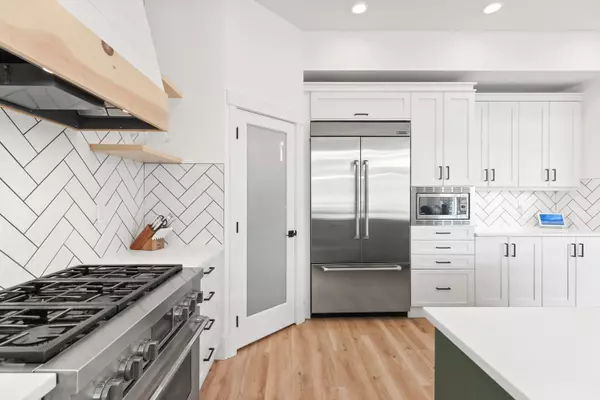 Maple Ridge, BC V2W 0H7,23953 111a AVE