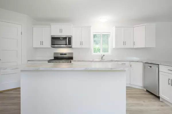 Langley, BC V2Z 1N2,24330 Fraser HWY #19