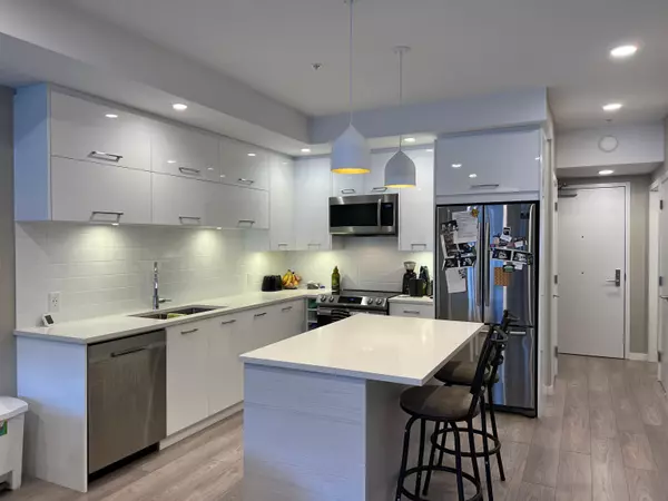 Squamish, BC V8B 0C4,38033 Second AVE #310