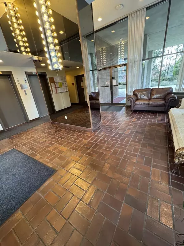 Burnaby, BC V3J 7G7,3755 Bartlett CT #203