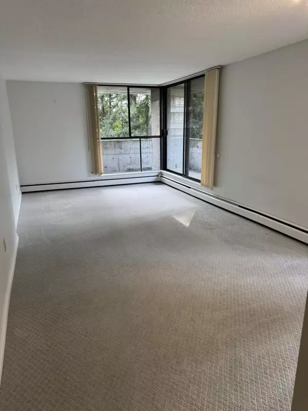 Burnaby, BC V3J 7G7,3755 Bartlett CT #203