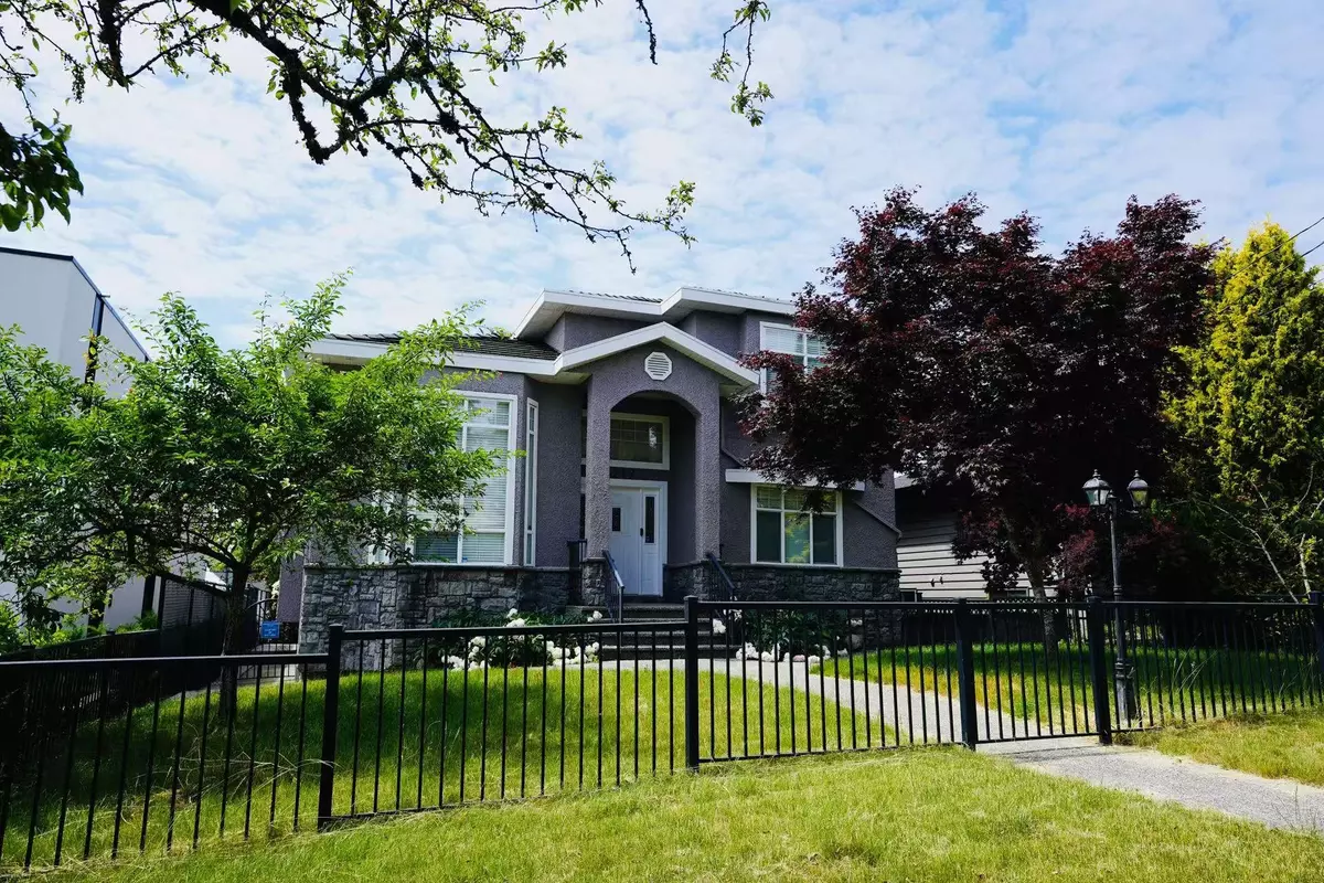 Burnaby, BC V5J 3Z1,7289 Gray AVE