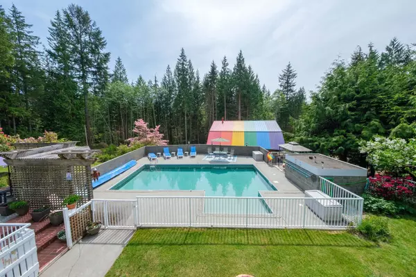 Roberts Creek, BC V0N 2W1,3318-42 Linwood RD