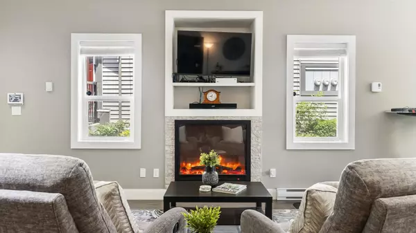 Langley, BC V2Y 3C6,19938 70th AVE #3