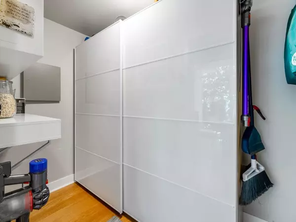 Vancouver, BC V6K 0B2,2268 W Broadway ST #323