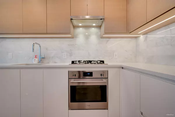 Burnaby, BC V5C 0N8,2108 Gilmore AVE #1709