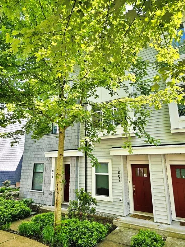 Surrey, BC V4N 6R7,18505 Laurensen PL #1002