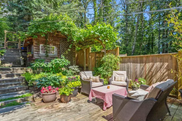 North Vancouver, BC V7L 1Y3,1088 Calverhall ST