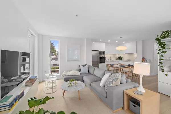 Vancouver, BC V6K 1Y3,2239 W 7th AVE #402