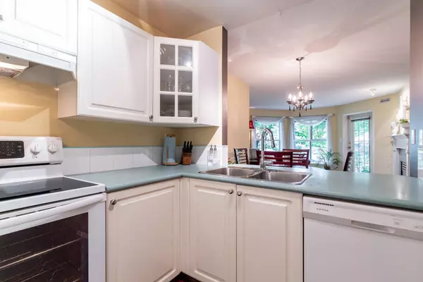 Surrey, BC V3R 0V1,15150 108 AVE #114