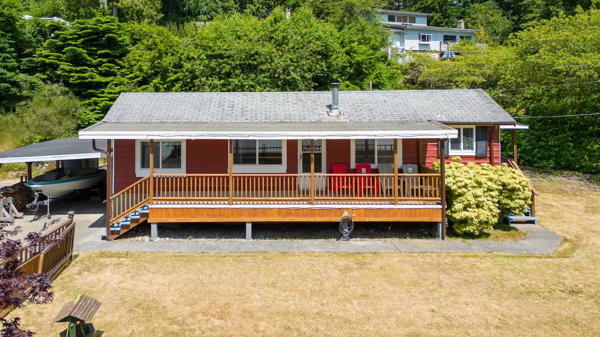 Sechelt, BC V7Z 0E4,4598 Whitaker RD