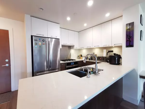 Vancouver, BC V5S 0B9,8580 River District XING #607