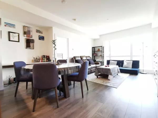 Vancouver, BC V5S 0B9,8580 River District XING #607