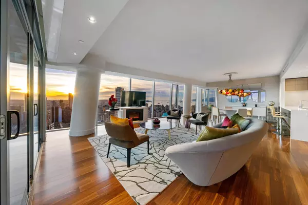 Vancouver, BC V6C 0B5,667 Howe ST #4104