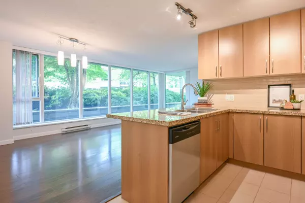 Port Moody, BC V3H 0B7,660 Nootka WAY #206