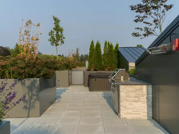 3636 W 39th AVE #401, Vancouver, BC V6N 0E8