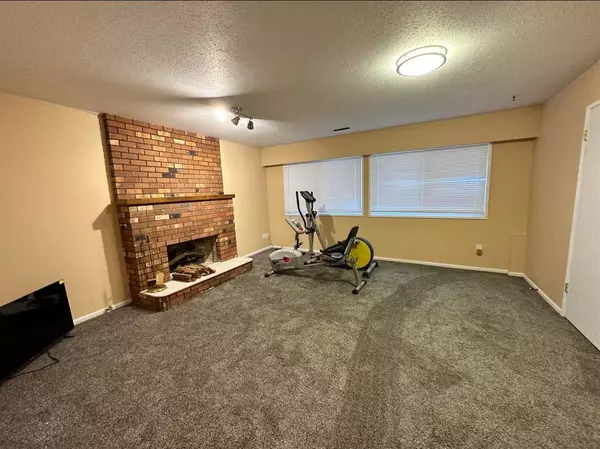 Hope, BC V0X 1L0,385 Ferry Landing PL