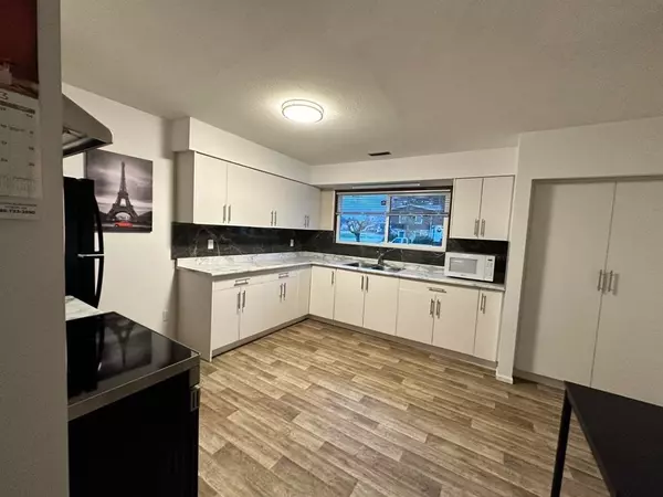 Hope, BC V0X 1L0,385 Ferry Landing PL