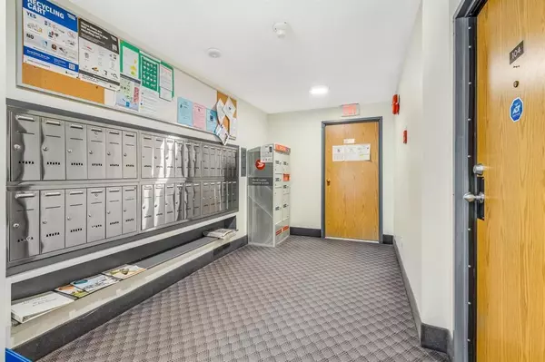 Surrey, BC V3R 8A3,10560 154 ST #105