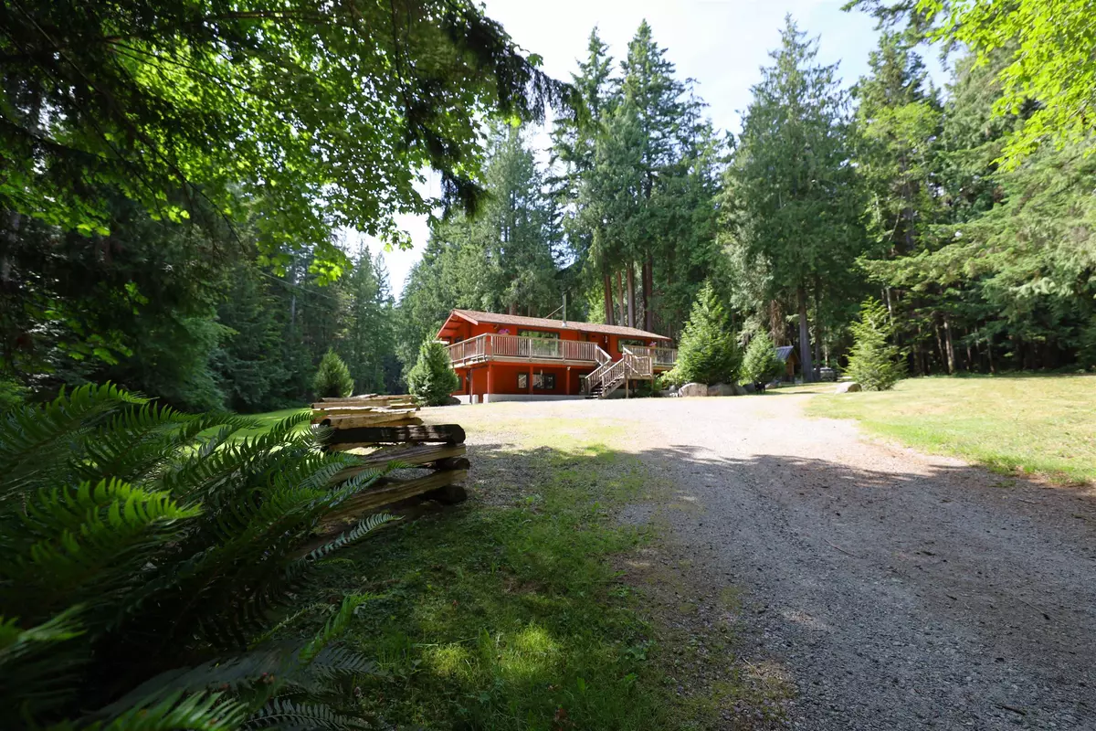 Roberts Creek, BC V0N 2W1,1747 Hanbury RD