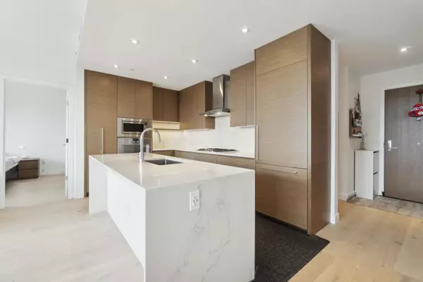 Vancouver, BC V5Y 3K1,5693 Elizabeth ST #501