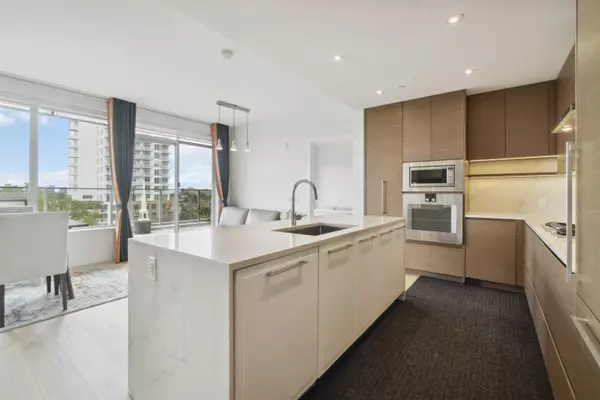 Vancouver, BC V5Y 3K1,5693 Elizabeth ST #501