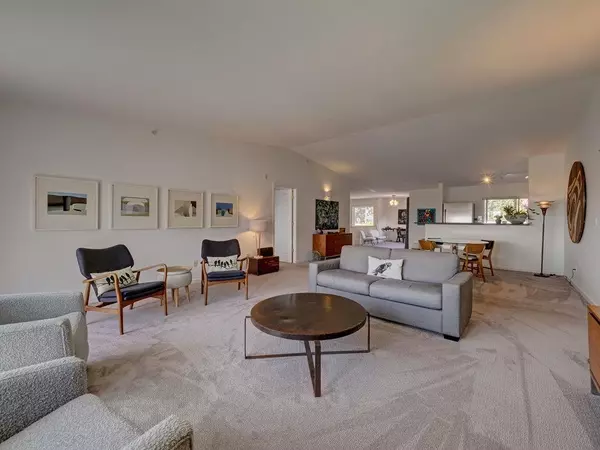 Sechelt, BC V7Z 0H1,1585 Field RD #206