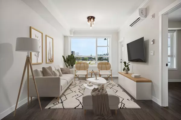 12109 223 ST #213,  Maple Ridge,  BC V2X 3R6