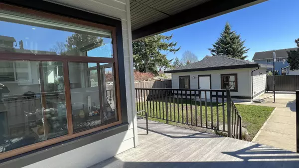 New Westminster, BC V3M 3J1,1422 Tenth AVE