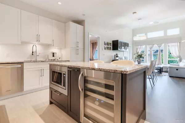 Surrey, BC V4A 2A3,15360 20 AVE #410