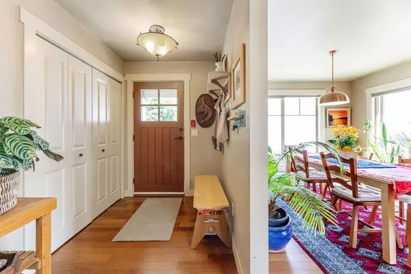 Gibsons, BC V0N 1V0,414 Gower Point RD #206