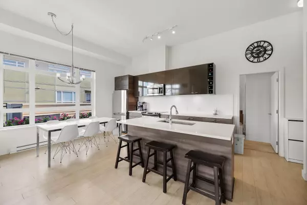 Surrey, BC V3T 4E6,13925 Fraser HWY #411