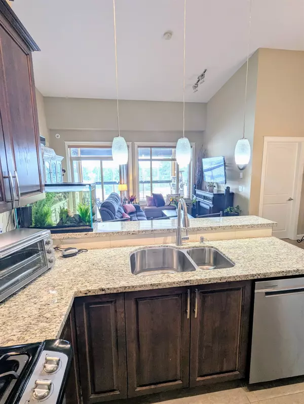 Abbotsford, BC V2T 3R7,2860 Trethewey ST #604