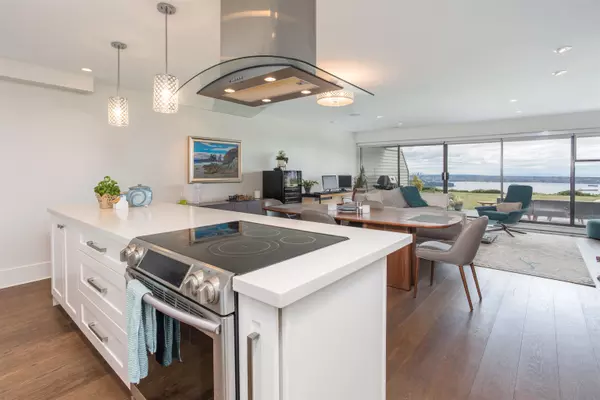 West Vancouver, BC V7S 2X7,2242 Folkestone WAY #11