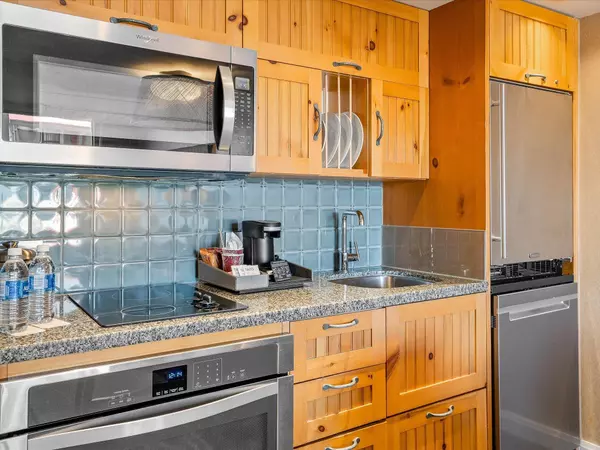 Whistler, BC V8E 1J3,4090 Whistler WAY #978