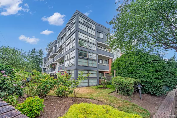 12025 207a ST #105,  Maple Ridge,  BC V2X 0R3