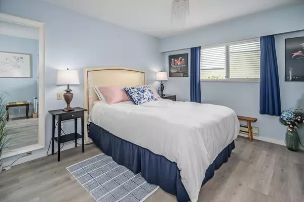 Abbotsford, BC V2T 5T7,32691 Garibaldi DR #34