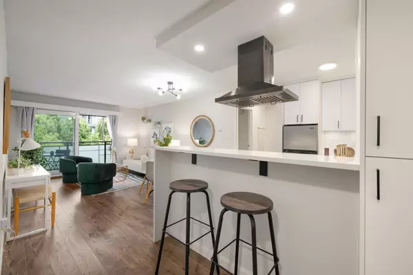 North Vancouver, BC V7L 4N6,360 E 2nd ST #403