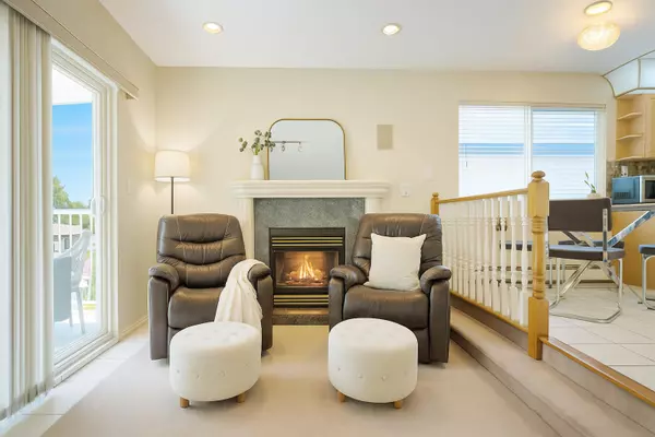 Coquitlam, BC V3C 2B9,823B Greene ST