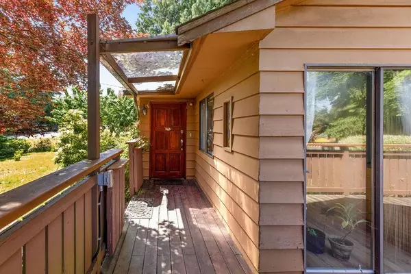 Gibsons, BC V0N 1V3,1064 Rosamund RD