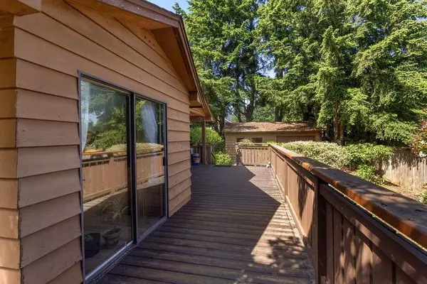 Gibsons, BC V0N 1V3,1064 Rosamund RD