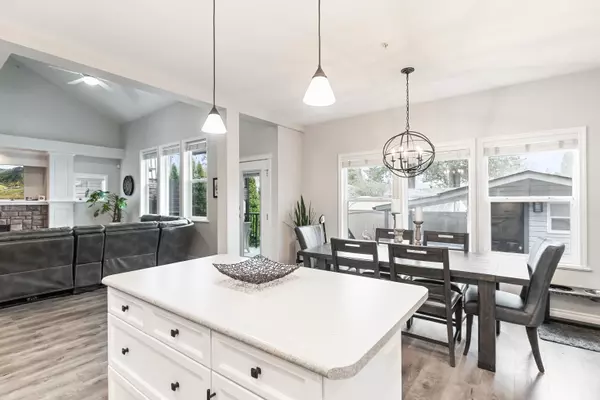 Maple Ridge, BC V2X 2S4,21868 Lougheed HWY #118