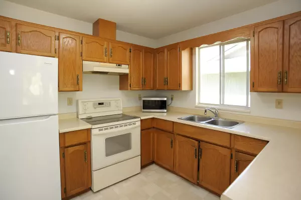Surrey, BC V4A 7Y1,13094 Summerhill CRES