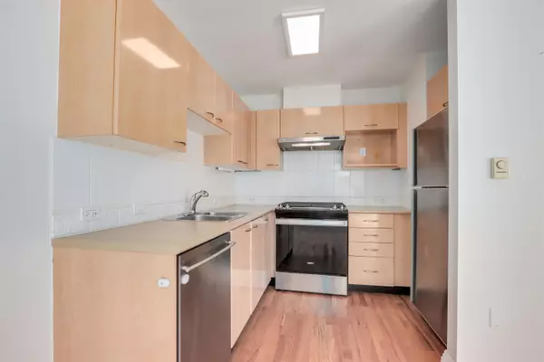 Vancouver, BC V5Z 1B5,638 W 7th AVE #314