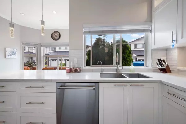 Langley, BC V1M 3W6,8675 209 ST #41