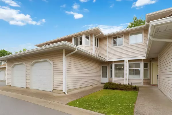 Surrey, BC V3R 0S2,10038 155 ST #11