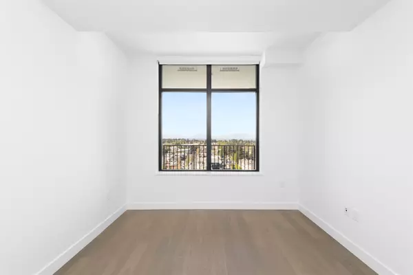 White Rock, BC V4B 0C5,1588 Johnston RD #1501