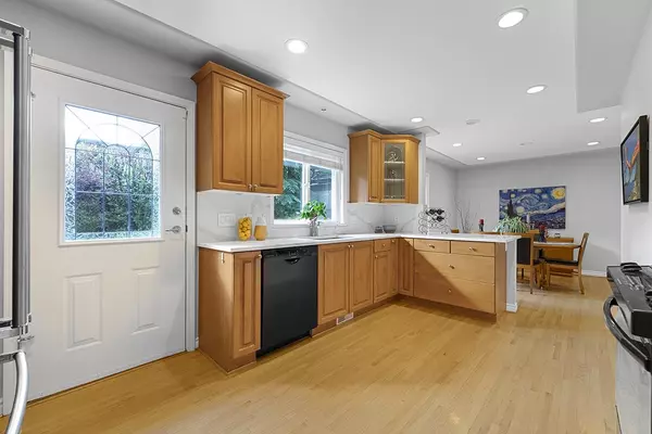 Burnaby, BC V5E 2N2,5537 Rugby ST