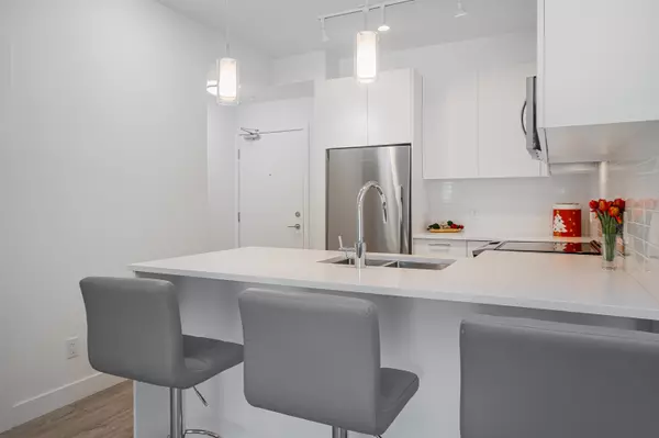 Langley, BC V2Y 3N6,7809 209 ST #201