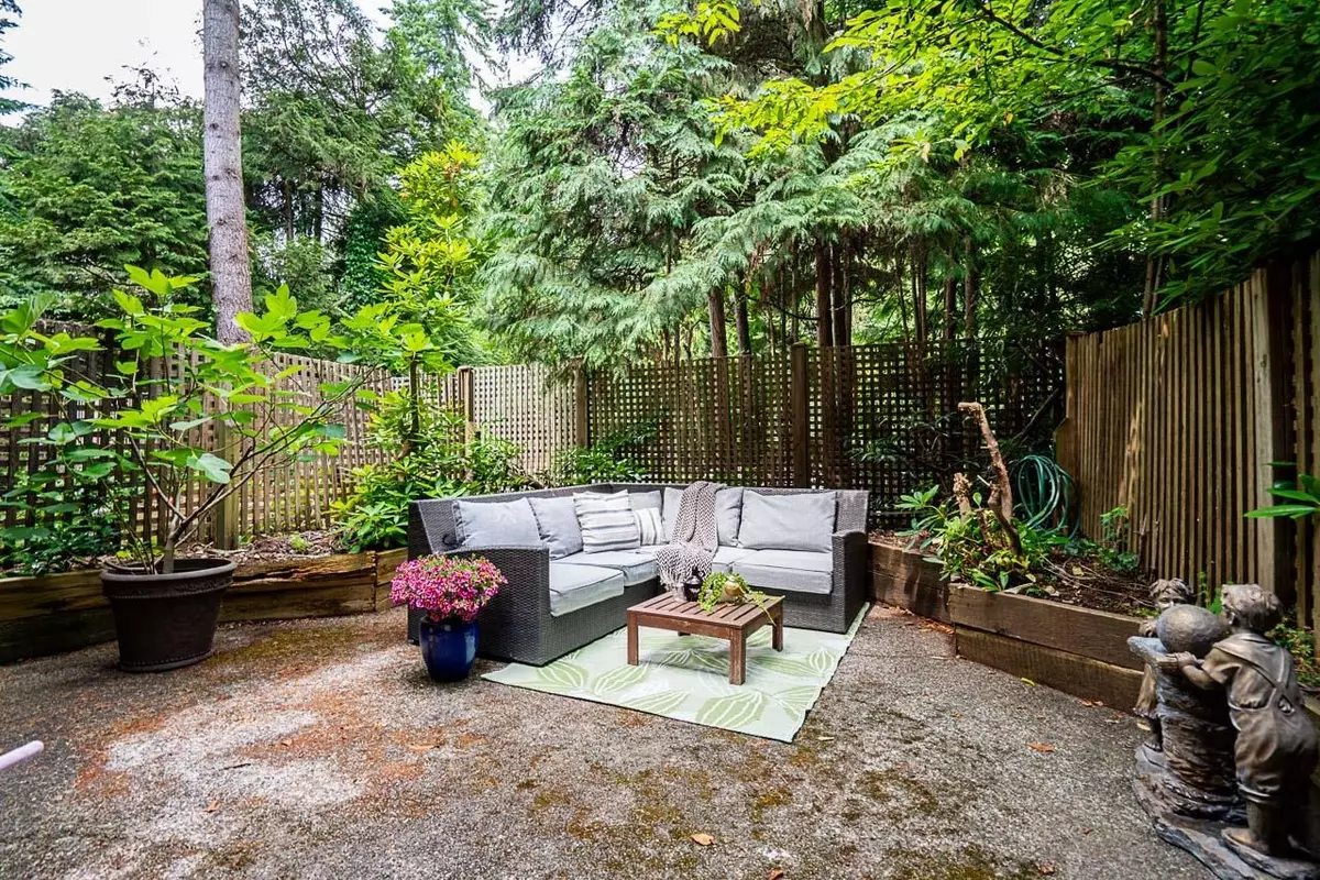 Coquitlam, BC V3J 1X5,1040 King Albert AVE #122